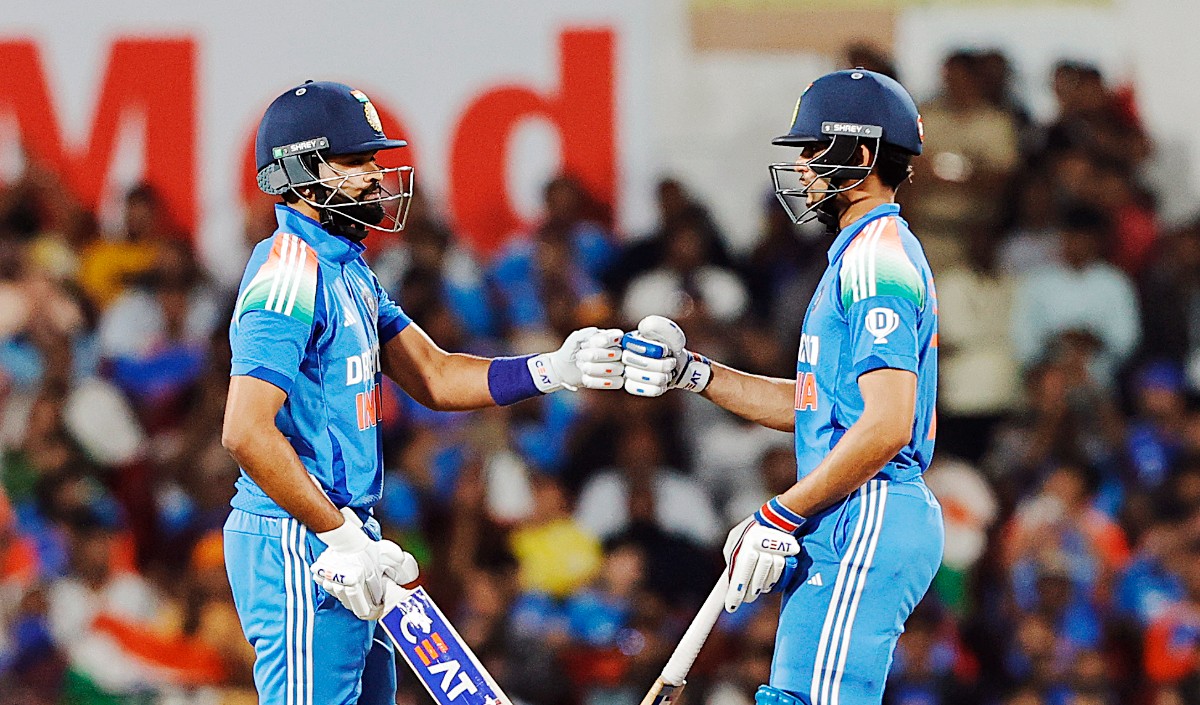 IND Vs ENG 2nd ODI : कटक में इंग्लैंड ने टॉस जीतकर चुनी बैटिंग, वरुण चक्रवर्ती का वनडे में डेब्यू, विराट की हुई वापसी