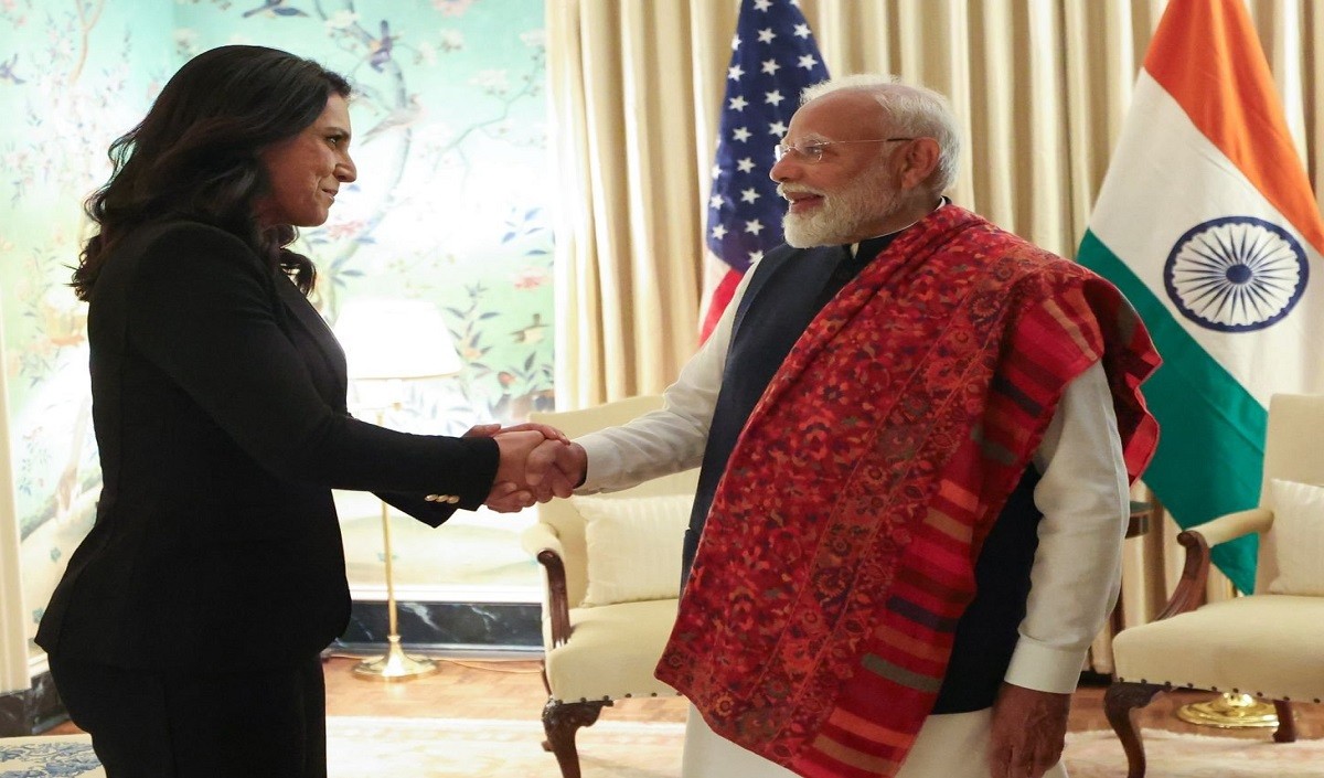 भारतवंशी तुलसी खुफिया निदेशक बनीं, PM मोदी ने अमेरिका में लैंड करते ही की मुलाकात