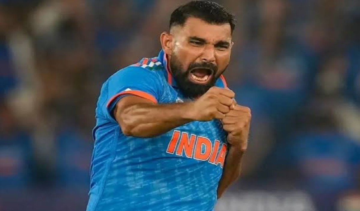IND vs PAK: पाकिस्तान के खिलाफ दबाव में दिखे मोहम्मद शमी, पहले ओवर में डाली 5 वाइड गेंद, जहीर खान को पछाड़ा