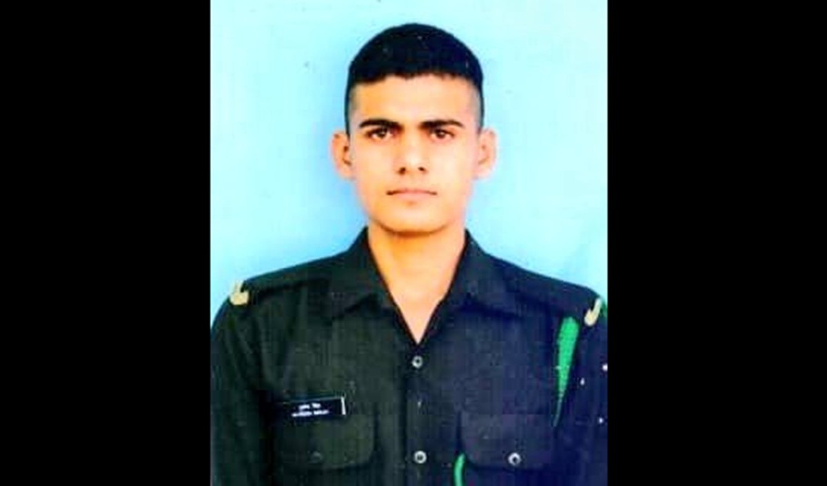 सगाई करके सरहद पर लौटे थे नायक मुकेश मन्हास, 30 अप्रैल को होने वाली थी शादी, जम्मू-कश्मीर के आतंकी हमले में हुए शहीद