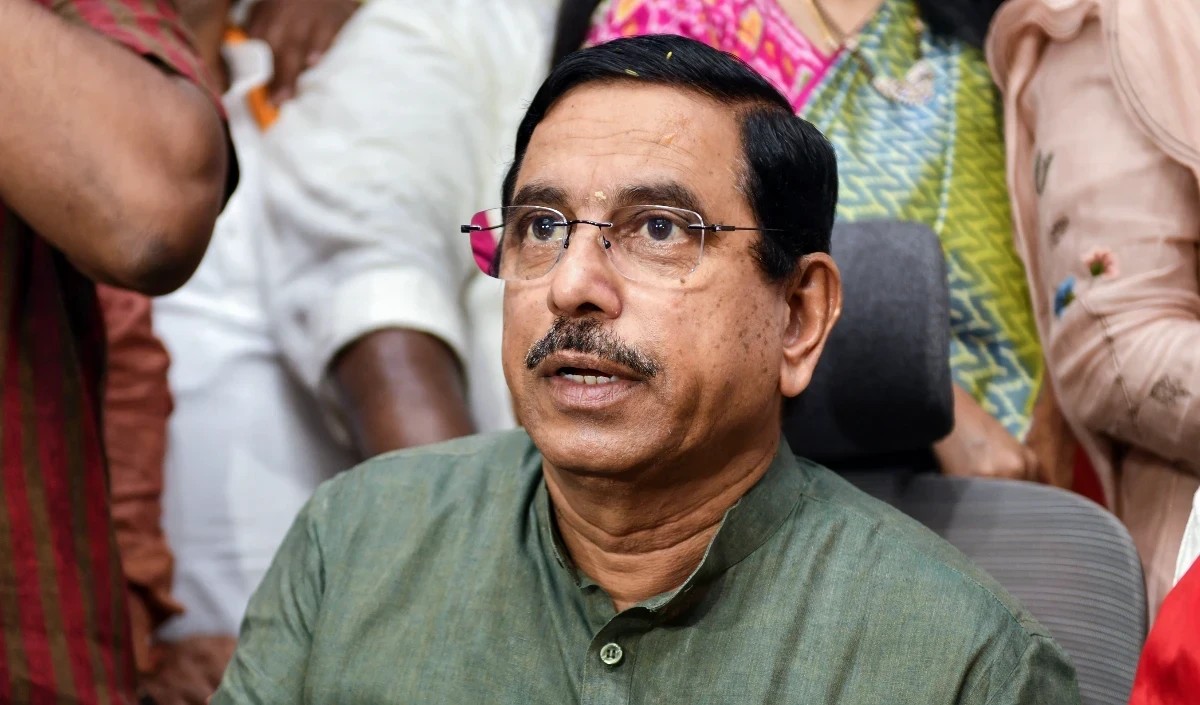 किसान नेताओं के साथ बैठक में केंद्रीय टीम का नेतृत्व करेंगे केंद्रीय मंत्री Prahlad Joshi