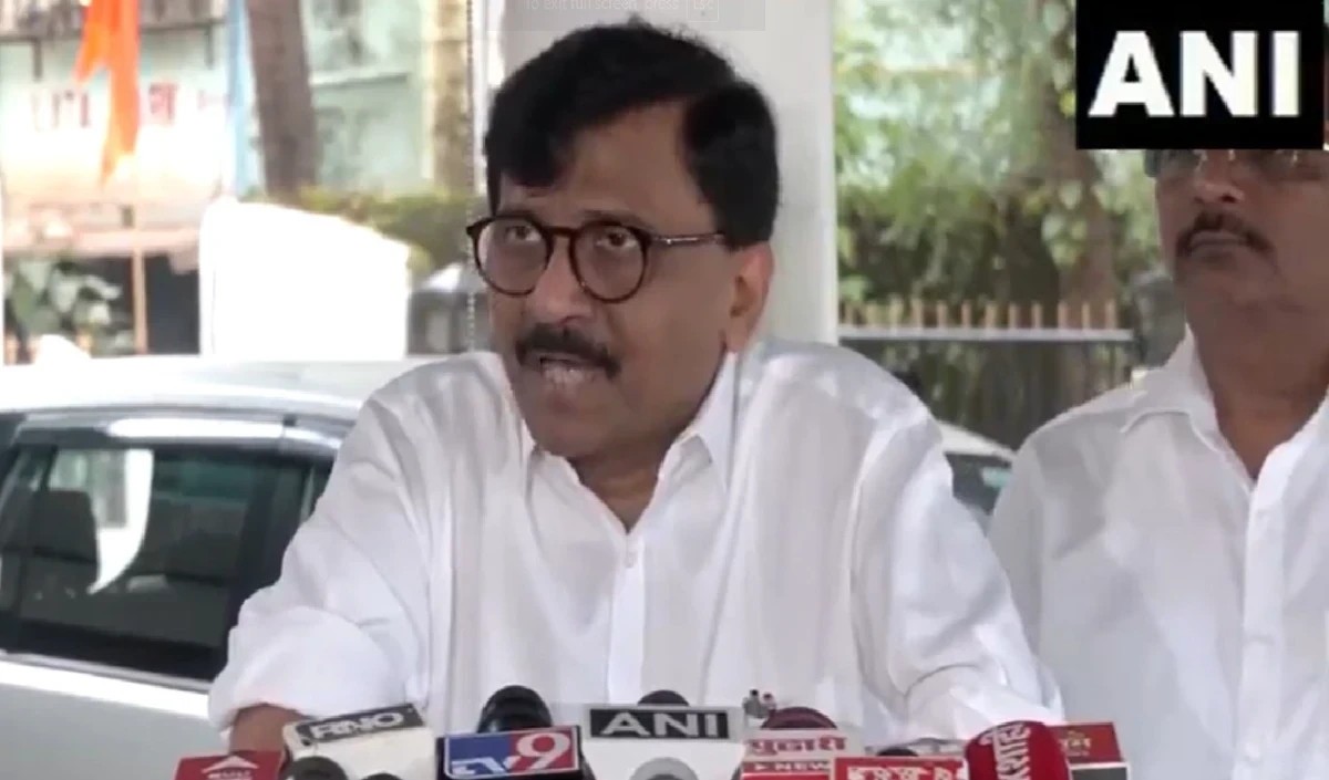 केजरीवाल की हार से अन्ना हजारे खुश, लेकिन मोदी सरकार पर आरोपों पर खामोश : राउत