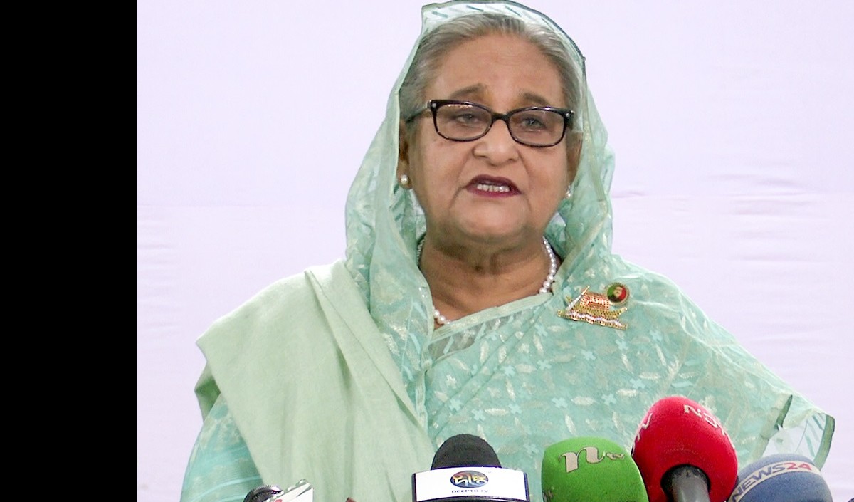 Bangladesh Violence: यूनुस सरकार पर फूटा शेख हसीना का गुस्सा, घर पर हमले के बाद हुई आगबबूला