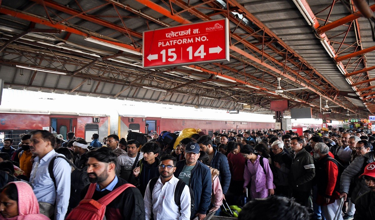 New Delhi Railway Station भगदड़ का मामला पहुंचा सुप्रीम कोर्ट, एक्सपर्ट कमेटी बनाने की मांग की गई