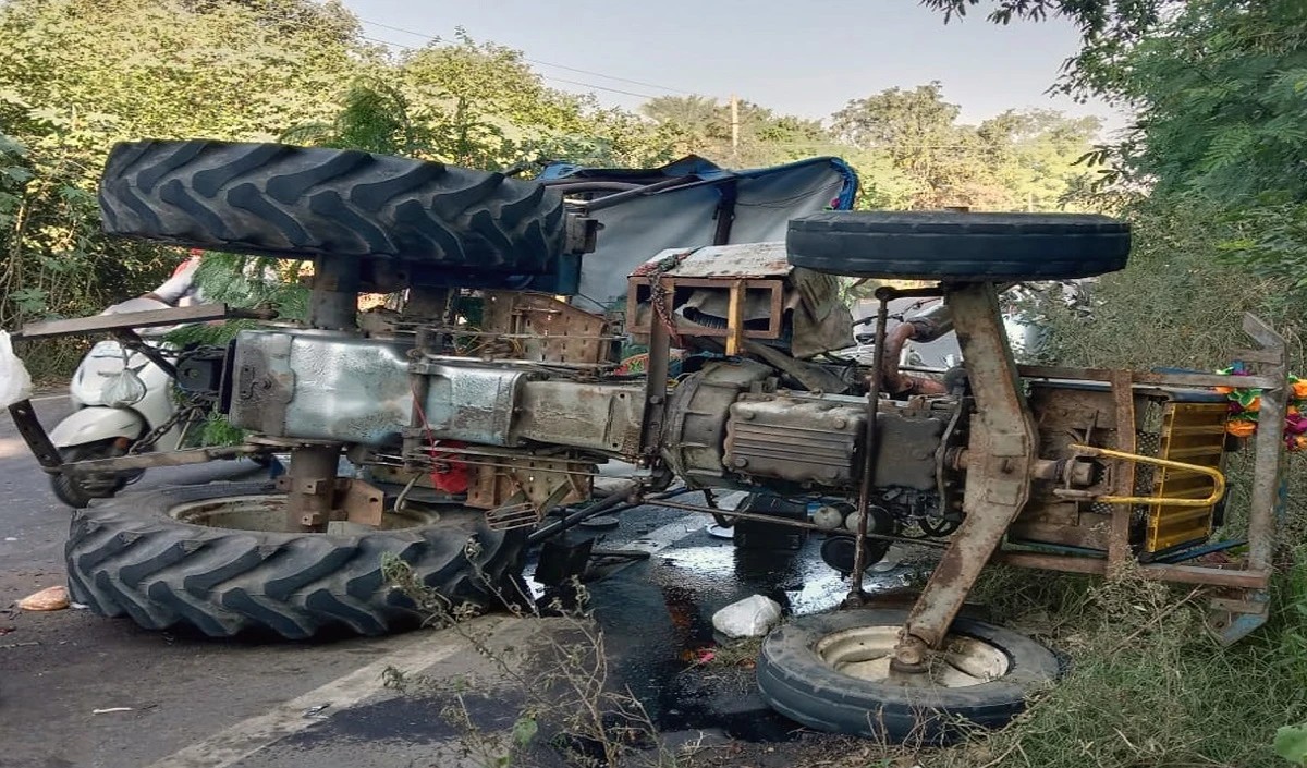 उप्र : एसयूवी और ट्रैक्टर-ट्रॉली की टक्कर में तीन नेपाली नागरिकों की मौत, सात घायल