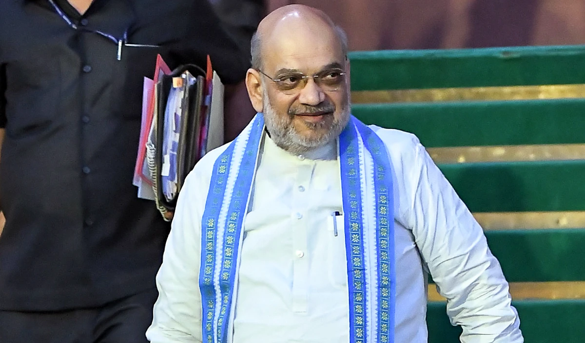 छत्तीसगढ़ में 50 नक्सलियों ने किया आत्मसमर्पण, Amit Shah ने की सराहना