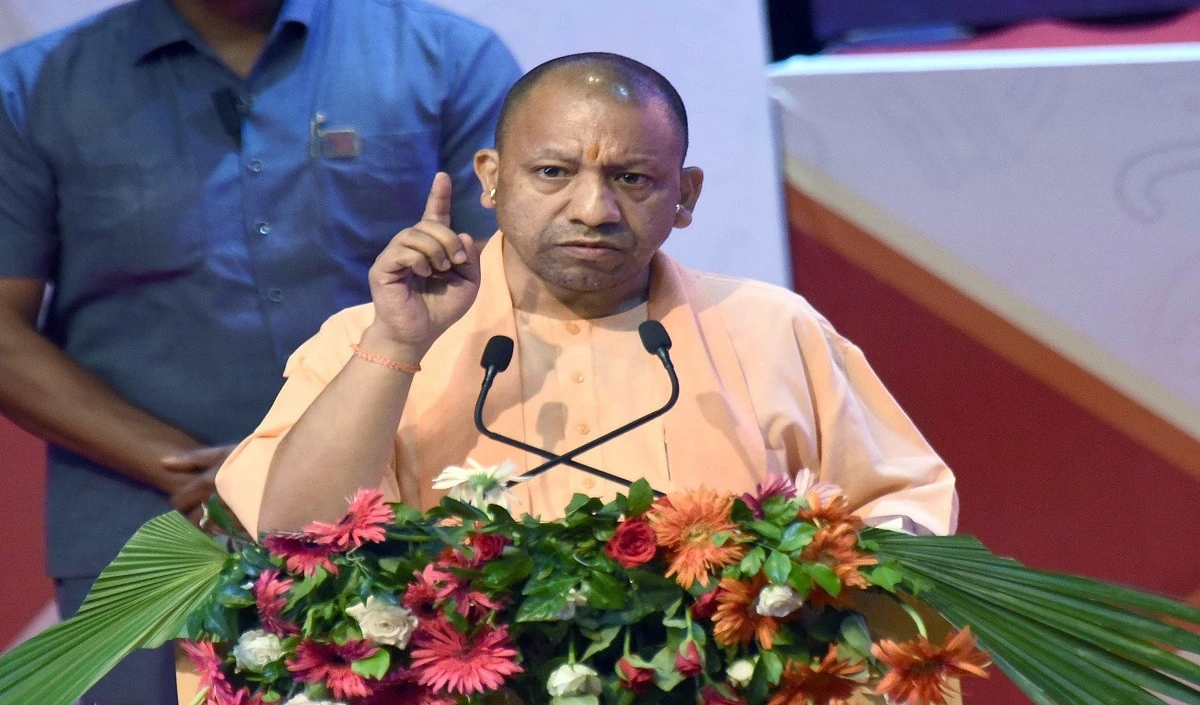 जमीन कब्जामुक्त कराएं, दबंगों को सबक सिखाएं : योगी