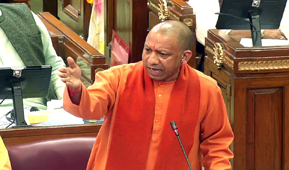 ‘यूपी भेजिए, ढंग से इलाज कर देंगे’, अबू आजमी पर बरसे CM योगी, कहा- औरंगजेब को आदर्श मानते हैं सपा विधायक