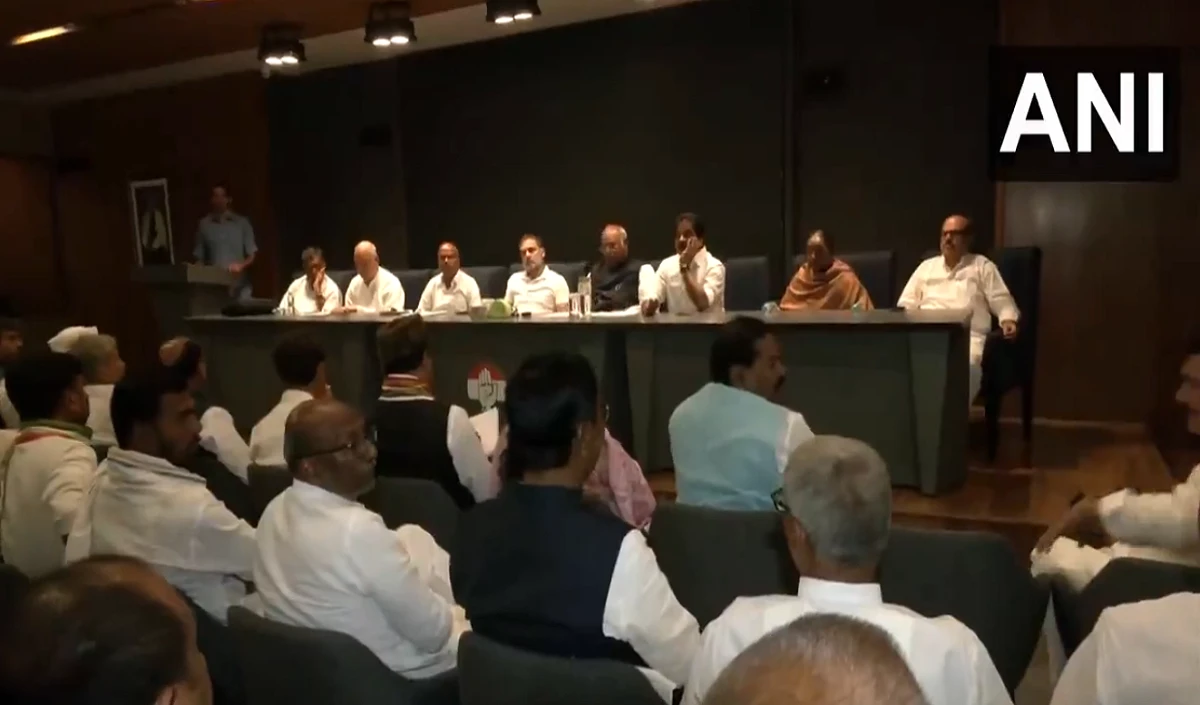 बिहार चुनाव से पहले कांग्रेस संगठन को नई धार देने की कोशिश, राहुल-खड़गे के नेतृत्व में दिल्ली में हुई बड़ी बैठक