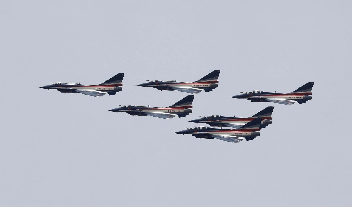 दक्षिण कोरियाई लड़ाकू विमान ने गलती से बम गिराए, आठ लोग घायल