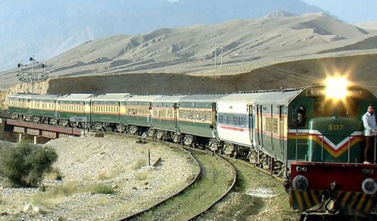 Prabhasakshi NewsRoom: Jaffar Express के बाकी बंधकों को बचाने के प्रयास जारी, Train Hijack की घटना से पूरी दुनिया हुई चौकन्नी