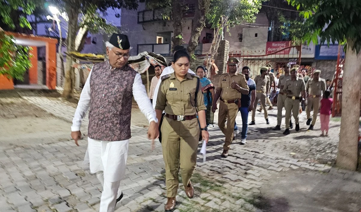 Lucknow के मंदिर के बाहर मिला बछड़े का कटा सिर, भड़के लोग, बीजेपी बोली- सांप्रदायिक सौहार्द बिगाड़ने की साजिश