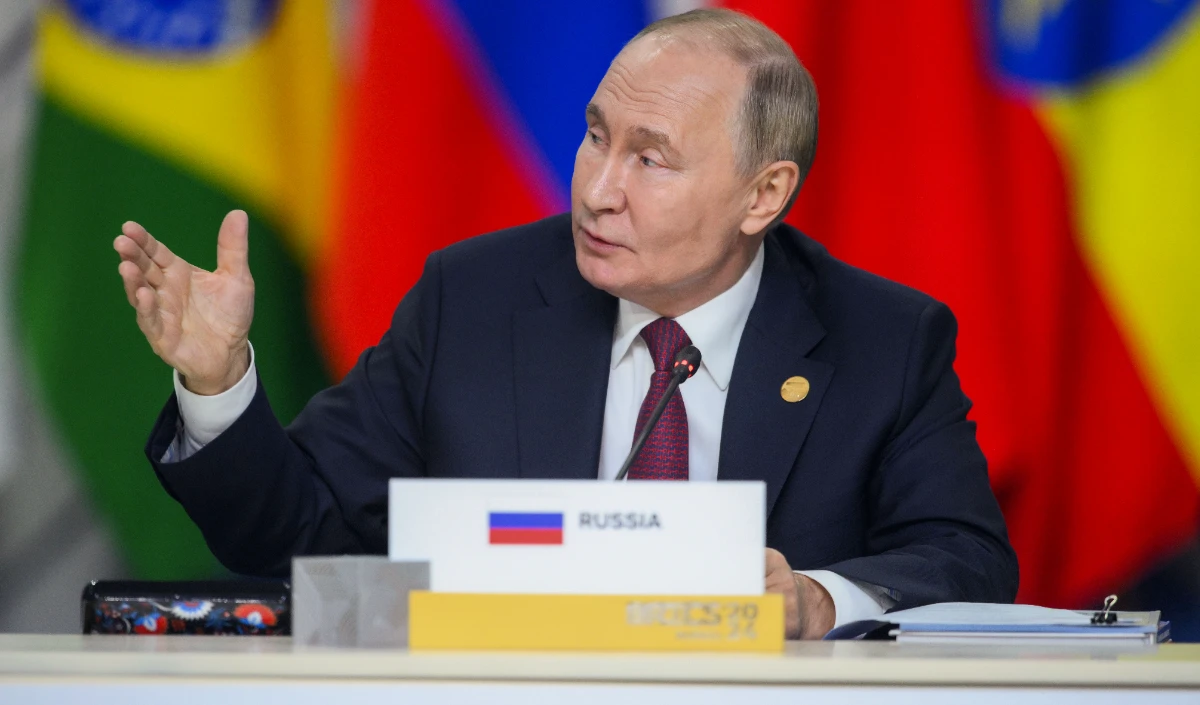 रूसी राष्ट्रपति Vladimir Putin की कार बेड़े की लिमोजिन में विस्फोट, सोशल मीडिया पर वीडियो सामने आया