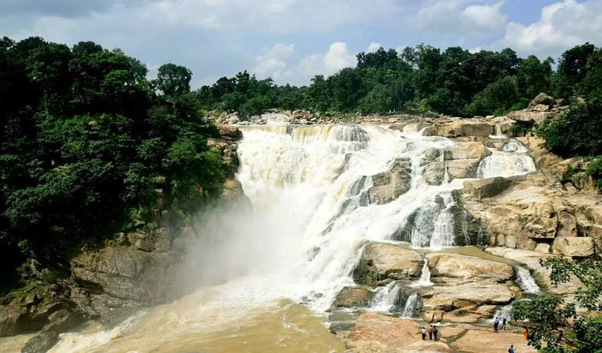 Jharkhand Tourism: झारखंड की प्राकृतिक सुंदरता का एक अद्भुत उदाहरण है दशम जलप्रपात