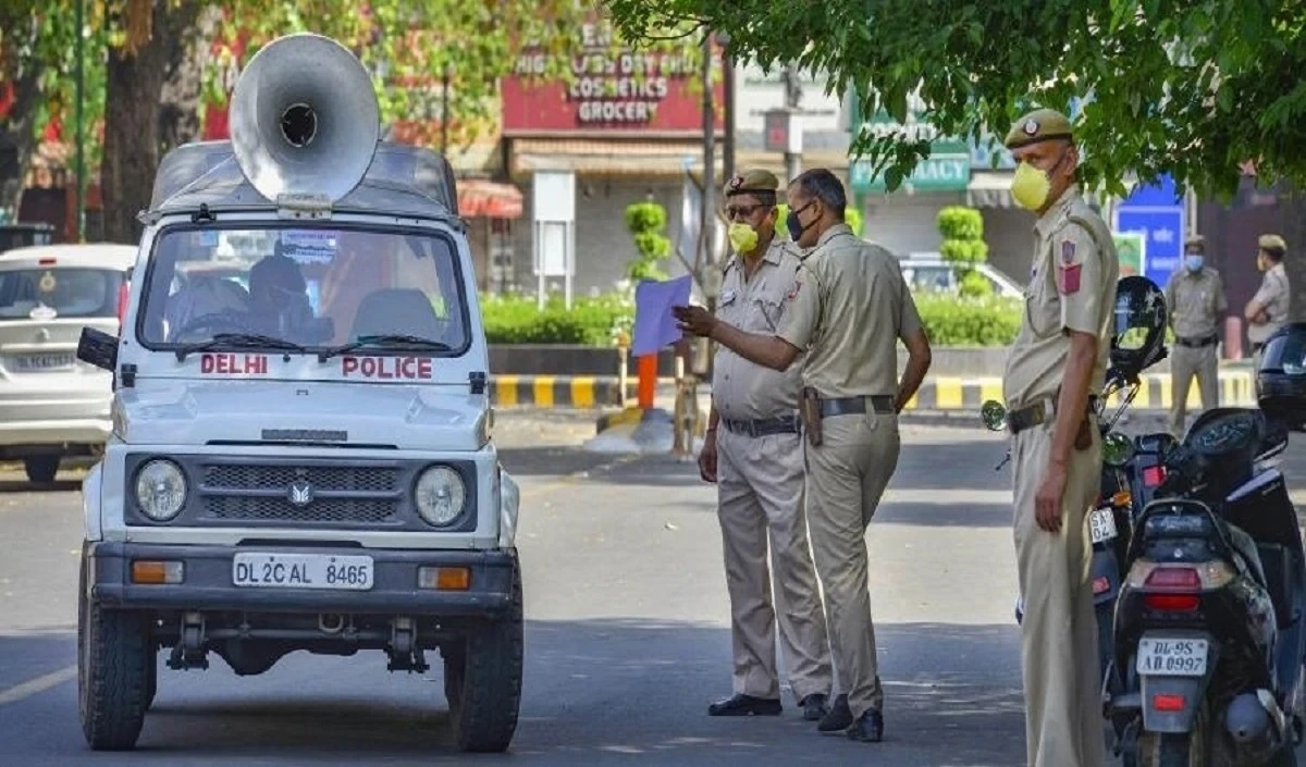 Navratri Procession और लाउडस्पीकर के म्यूजिक के कारण दिल्ली के लोगों की नींद उड़ी, Police ने लिया संज्ञान