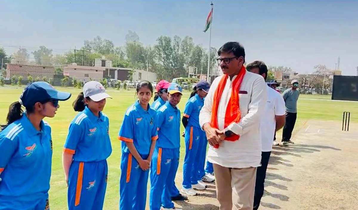उत्तर प्रदेश के इस शहर में निखरेगी ग्रामीण प्रतिभा, बेहतरीन क्रिकेट ग्राउंड बनाकर हुआ तैयार, अंतरराष्ट्रीय स्तर की महिलाओं ने पहला T20 मैच खेलकर किया शुभारंभ