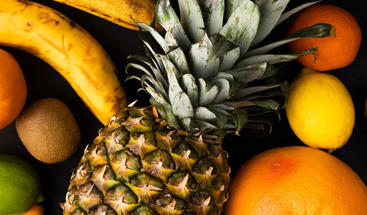 Health Tips: खाली पेट इन फलों को खाने से बचें, नहीं तो बिगड़ सकती है सेहत