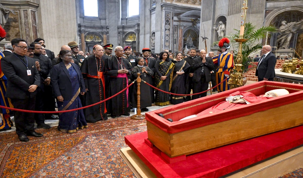 Pope Francis funeral| राष्ट्रपति मुर्मू, गणमान्य व्यक्ति आज Pope को देंगे अंतिम विदाई, अबतक रोम में 2.5 लोगों ने दी श्रद्धांजलि
