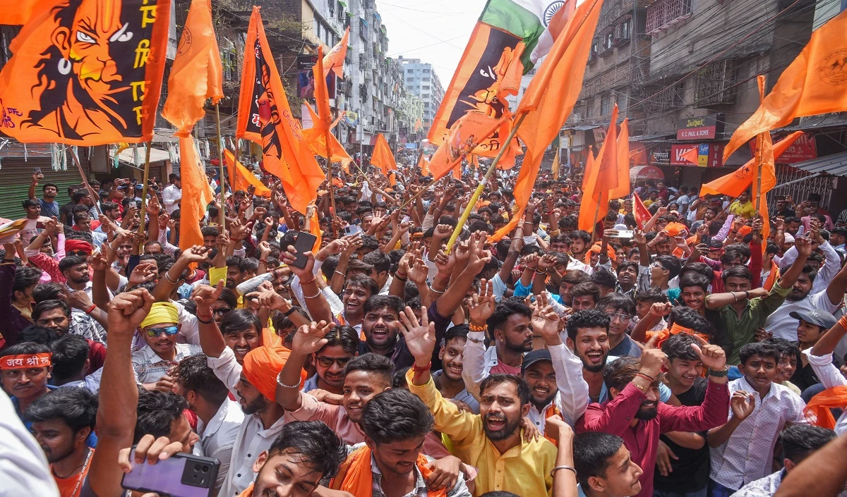 Ram Navami: कोलकाता के न्यू टाउन पुलिस ने रोकी रामनवमी की शोभायात्रा, लॉकेट चटर्जी ने कहा- ये कोई राजनीतिक रैली नहीं है