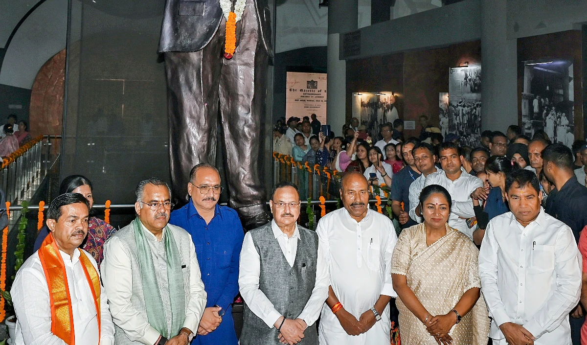 दिल्ली की मुख्यमंत्री ने संसद, विधानसभा में डॉ. भीमराव आंबेडकर को श्रद्धांजलि दी