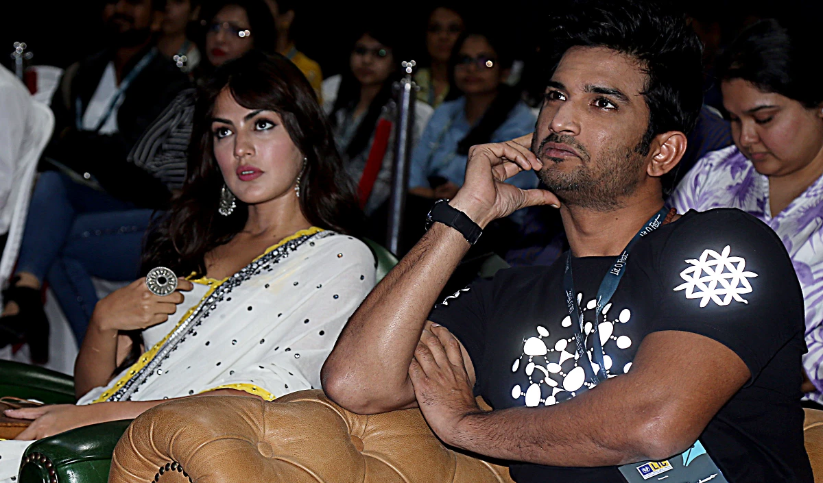 Sushant Singh Rajput मामले के कारण Rhea Chakraborty माता-पिता टूट गए, भाई शोविक की पढ़ाई छूटी, मां का बोलना बंद, एक्ट्रेस की खास दोस्त का खुलासा