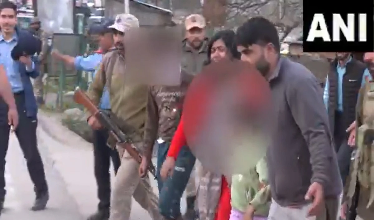 Terrorist Attack In Pahalgam: मेरे पति के सिर में गोली लगी है…पहलगाम हमले पर चश्मदीदों की सबसे खौफनाक गवाही