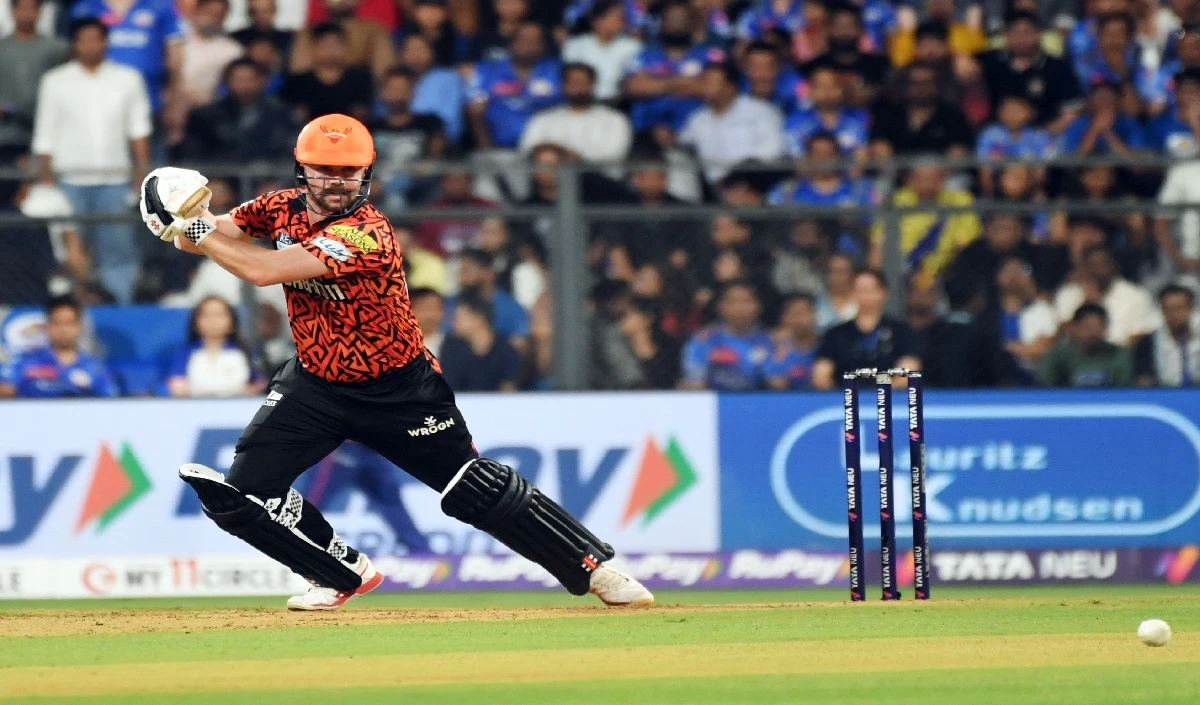 IPL 2025| Travis Head आउट होने के बाद भी नहीं गए पवेलियन, दो कैच के बाद भी मिला मौका