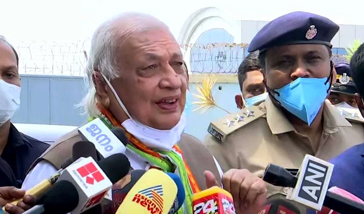 आप की अदालत: आरिफ मोहम्मद खान ने पाक मंत्री पर कसा तंज, कहा- “अच्छा है उन्होंने गिना कि उनके पास 130 परमाणु हथियार हैं.. पाकिस्तान में कुछ भी संभव है”