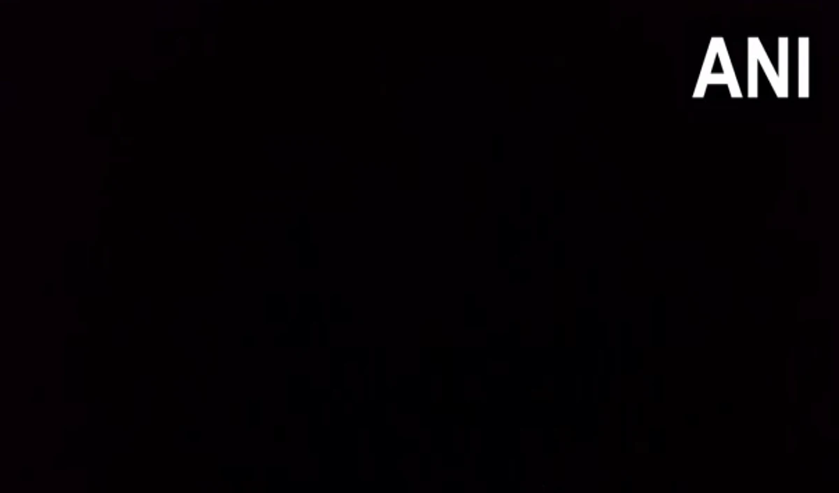 हर तरफ Black out, जम्मू-कश्मीर और पंजाब के शहरों में जोरदार धमाके, पाक की गोलाबारी