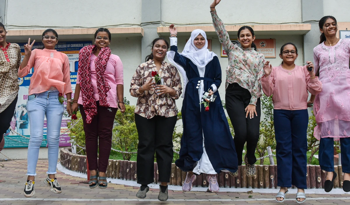 CBSE Class 10th result 2025 | सीबीएसई कक्षा 10 के नतीजे घोषित,  93.66% छात्र हुए पास, यहां देखें अपना रिजल्ट