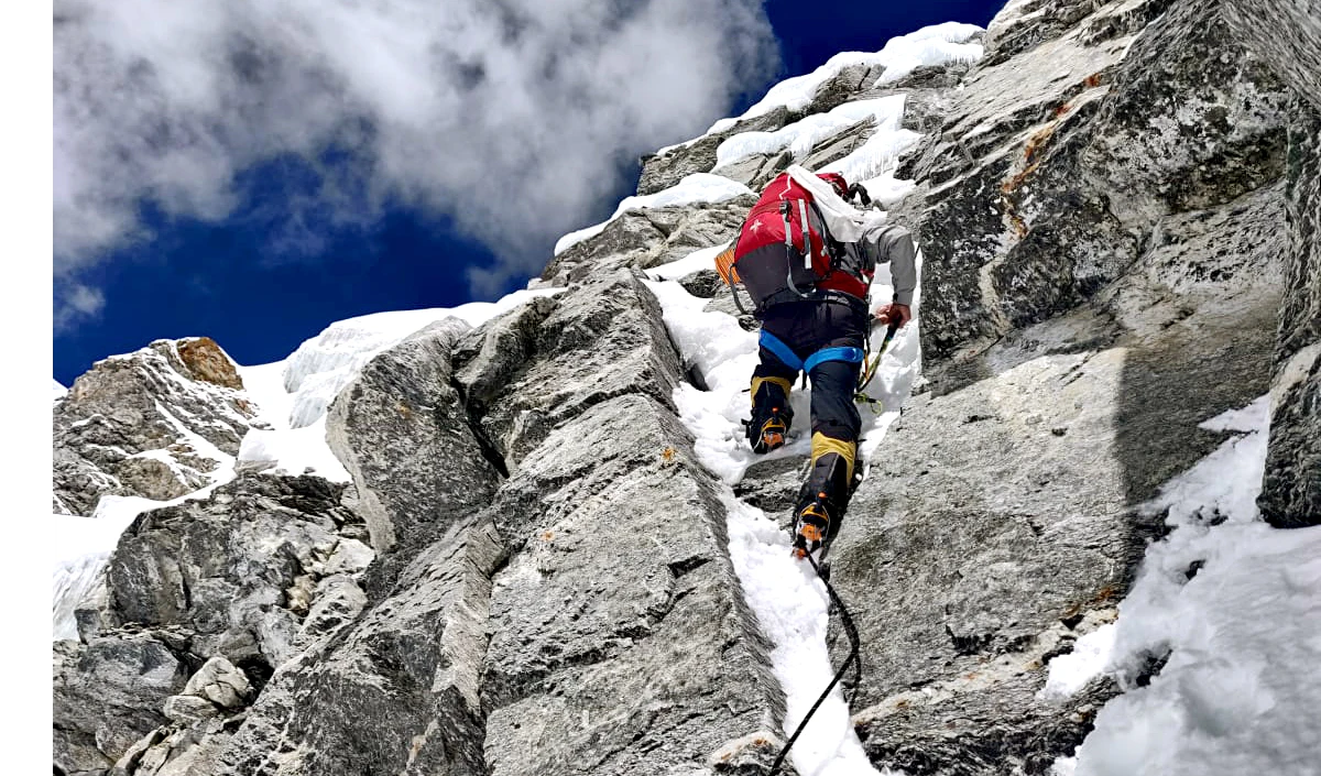 आईटीबीपी के पर्वतारोहियों ने दुनिया की पांचवीं सबसे ऊंची चोटी माउंट मकालू पर चढ़ाई की