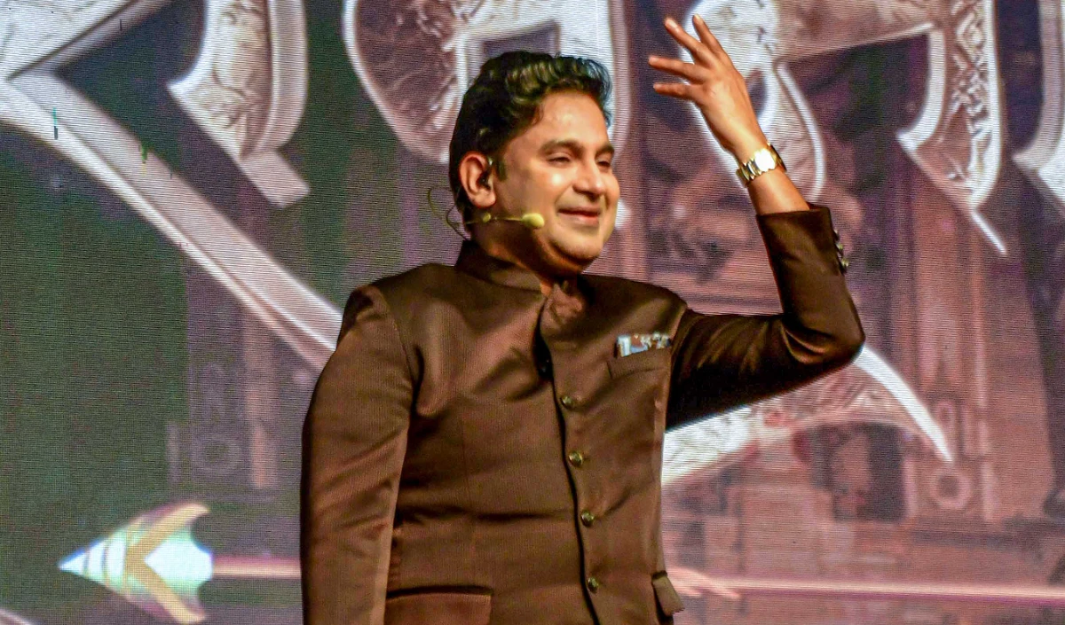 Bollywood Wrap Up | ऑपरेशन सिंदूर के बाद मनोज मुंतशिर ने पाकिस्तान पर किया तंज, पवन कल्याण ने ऑपरेशन सिंदूर की तारीफ