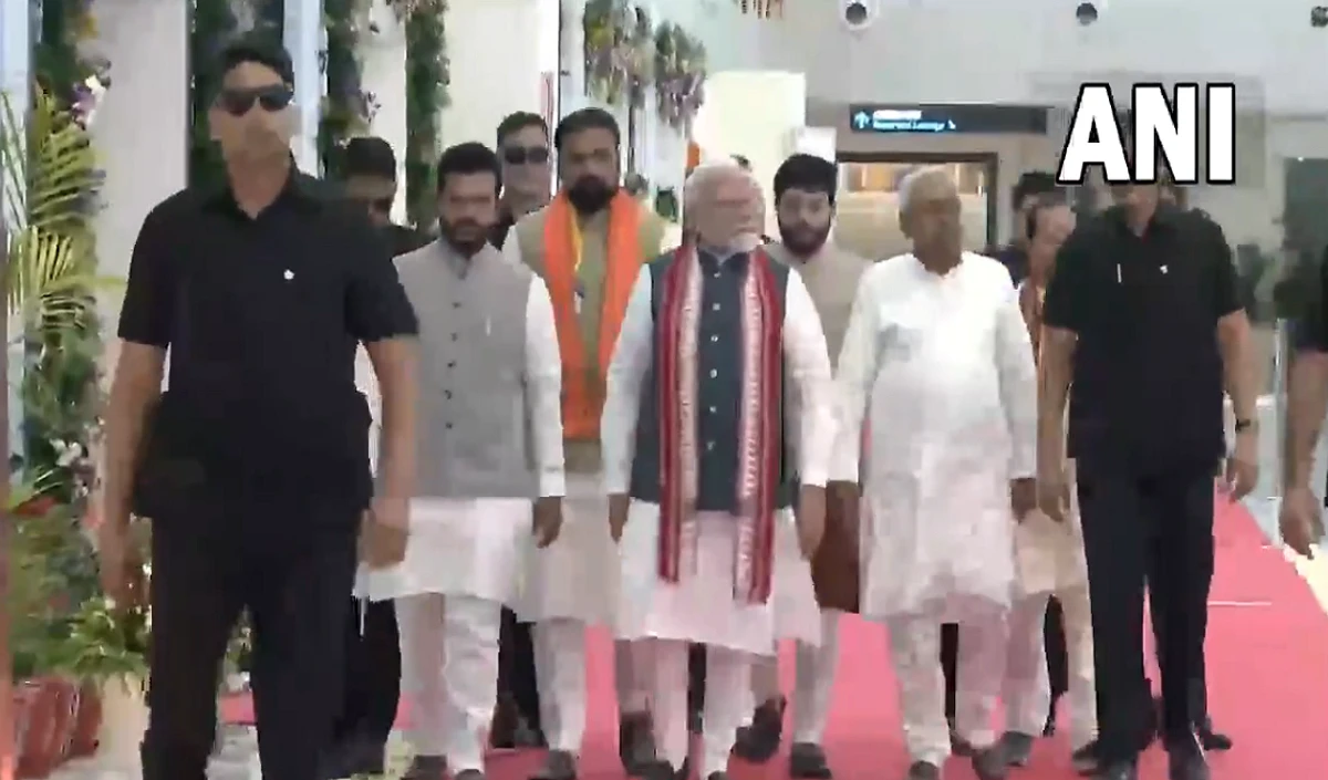 बिहार पहुंचे नरेंद्र मोदी, पटना हवाई अड्डे के नए टर्मिनल भवन किया उद्घाटन, BJP दफ्तर तक भव्य रोड शो