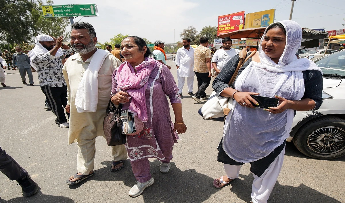 भारत से PAK नागरिकों की शुरू हुई वापसी, पाकिस्तान ने खोला अटारी-वाघा बॉर्डर