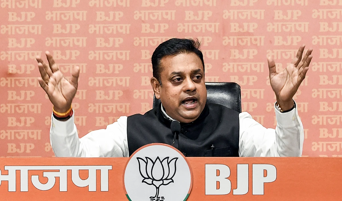 मणिपुर में फिर से सरकार गठन की तैयारी! दो कुकी विधायकों से मिले संबित पात्रा, एक पर हुआ था हमला
