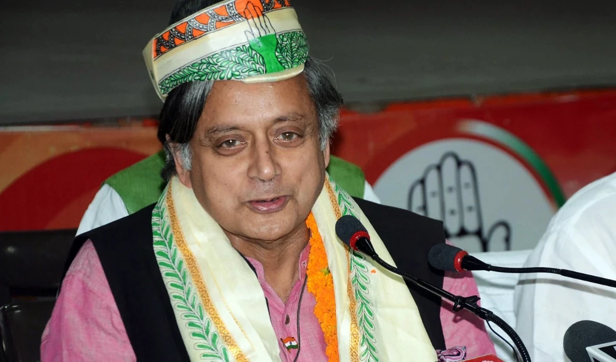 आतंकवाद पर एनडीए बनाम यूपीए पोस्ट पर बोले शशि थरूर, विभाजन का तुच्छ प्रयास