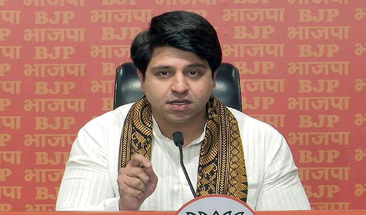 पाकिस्तान का प्रचार करना कब बंद करेगी कांग्रेस? शहजाद पूनावाला का राहुल गांधी पर तंज