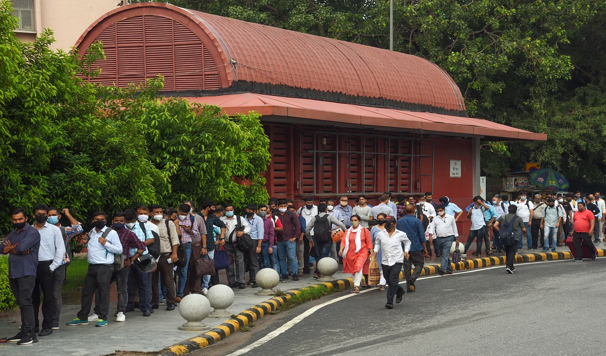 दिल्ली में उद्योग भवन को बम से उड़ाने की मिली धमकी, खाली कराया गया परिसर
