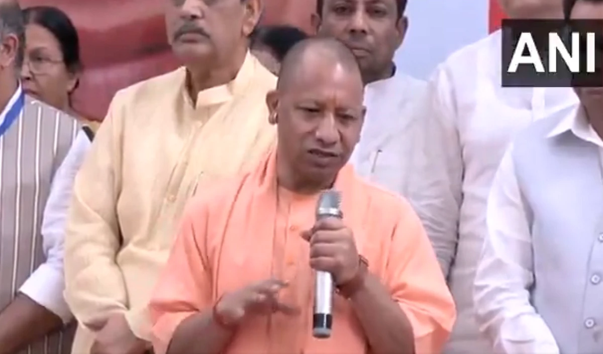 CM Yogi बोले, जिस गाजियाबाद के नाम पर कभी क्राइम फिल्में बनती थीं, वह अब सुव्यवस्था का मॉडल बना