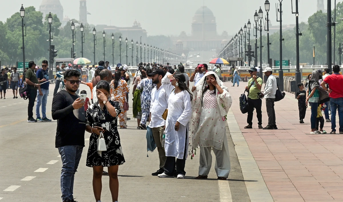Delhi NCR में तापमान 45 डिग्री सेल्सियस के पार, IMD ने जारी किया ऑरेंज अलर्ट