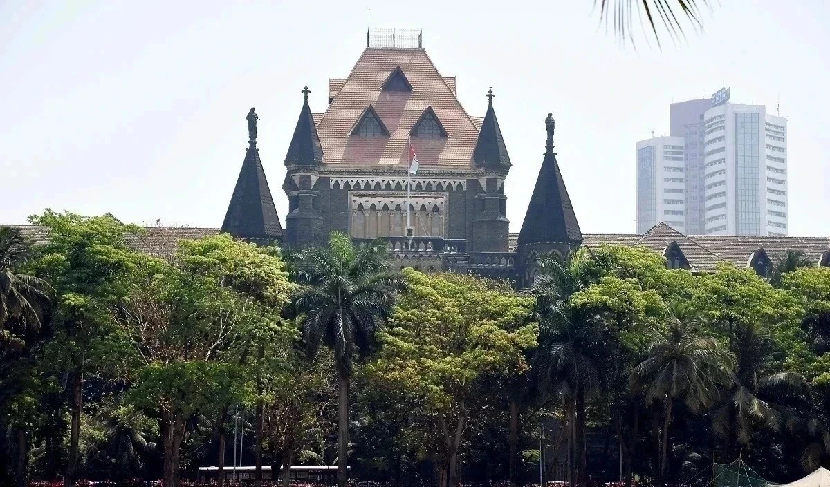 ऐतिहासिक विशालगढ़ किले की दरगाह पर दी जाएगी जानवरों की कुर्बानी, HC ने दी इजाजत