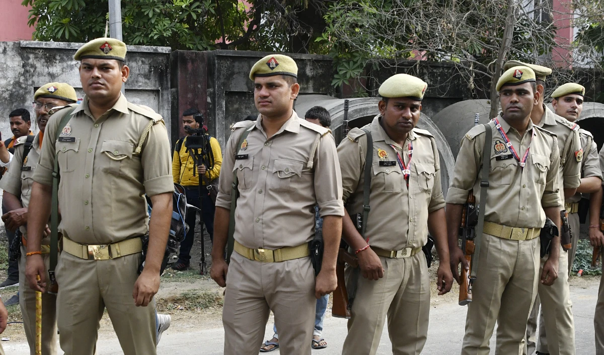 सिर मुंडवाया, महिला के पैरों पर रगड़वाई नाक… इटावा में कथावाचक की पिटाई कांड की पूरी कहानी, जाति पूछकर गांव से खदेड़ा