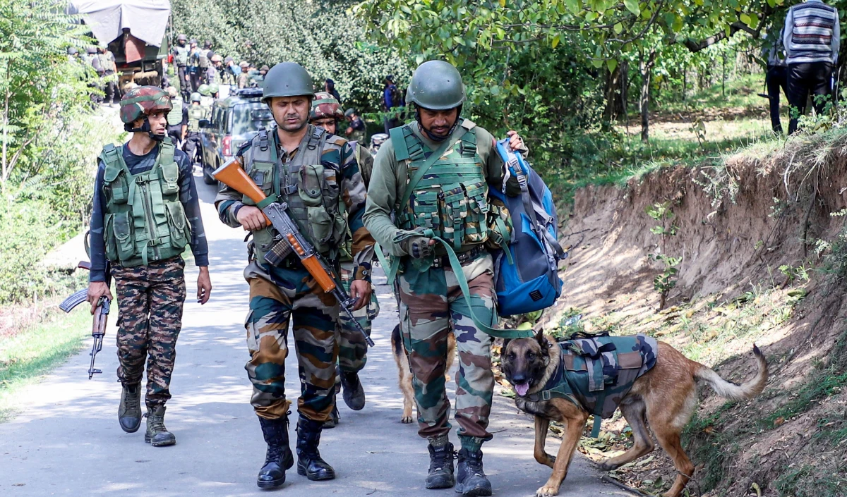 Jammu and Kashmir News | अनंतनाग में आतंकवादियों का मददगार को गिरफ्तार, पुंछ में सुरक्षा बलों का जारी है 12 स्थानों पर तलाश अभियान