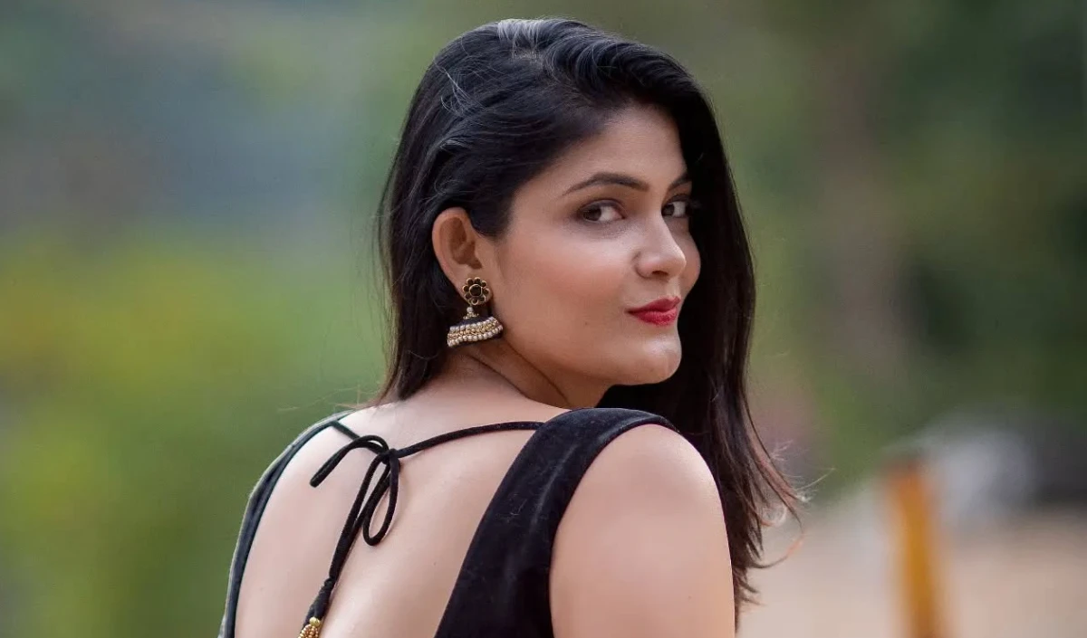हैदराबाद पब में तेलुगू अभिनेत्री Kalpika ने किया जमकर हंगामा, प्लेटें फेंकी, स्टाफ को अपमानित किया, मामला दर्ज