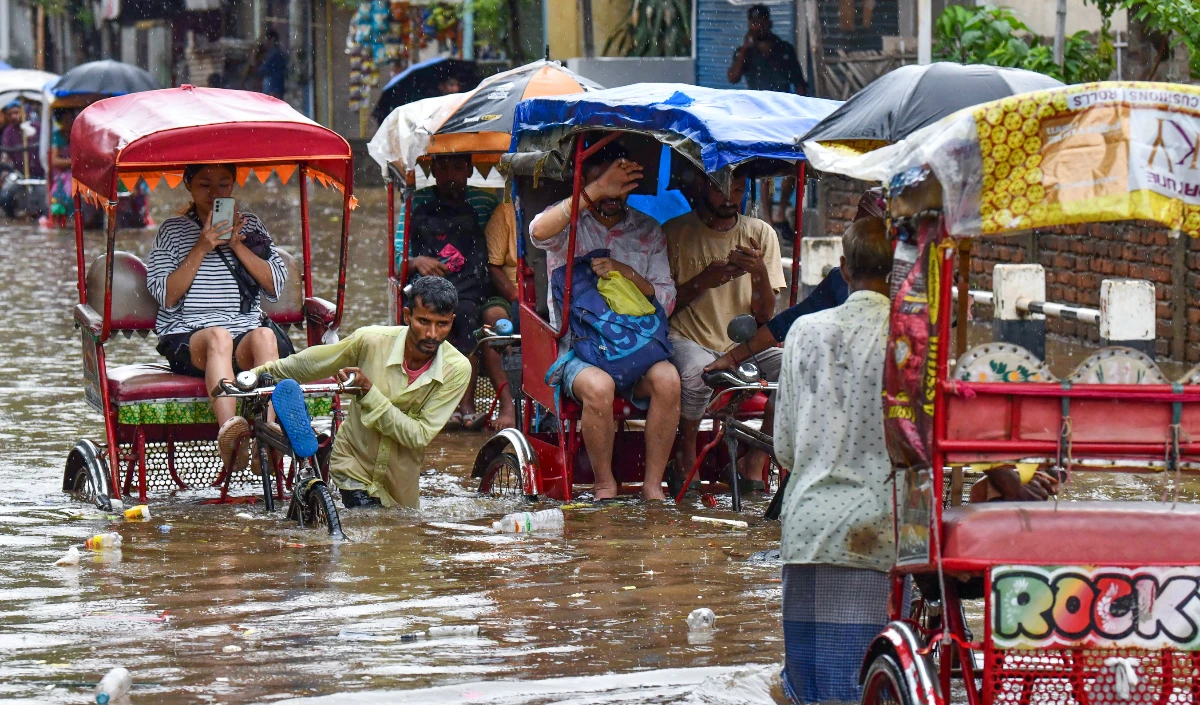 Maharashtra Rain | बारिश और आंधी की आशंका के बीच IMD ने मुंबई के लिए रेड अलर्ट जारी किया