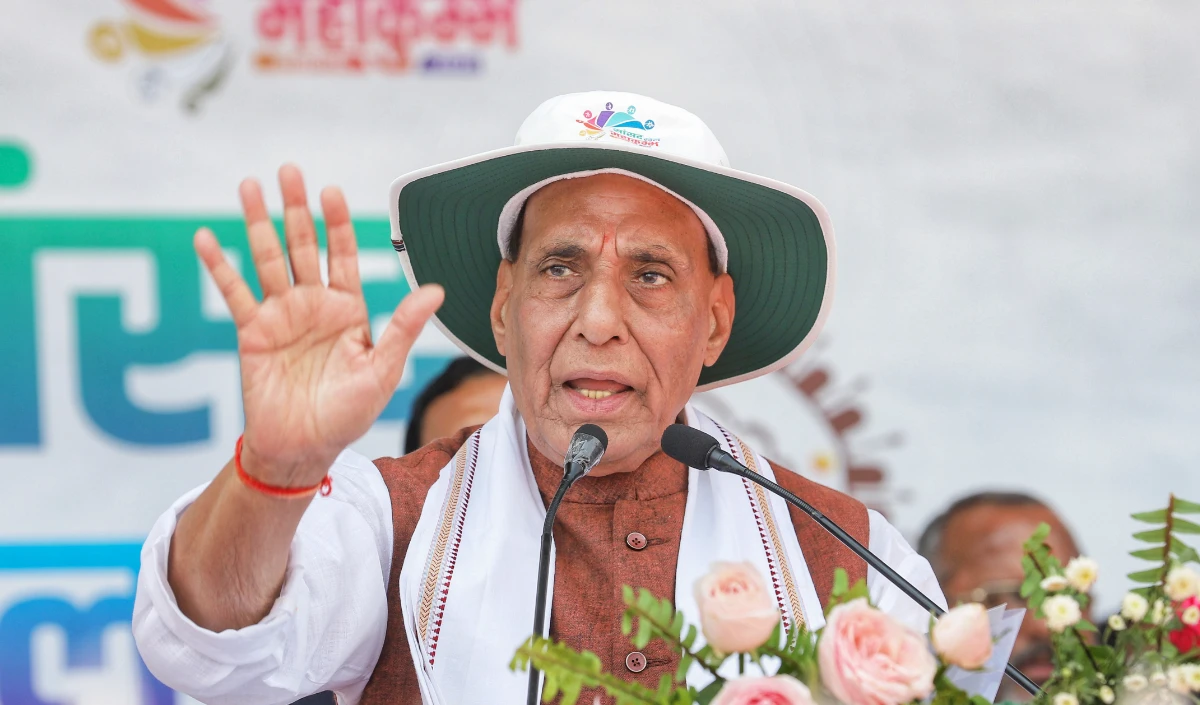 रक्षामंत्री राजनाथ सिंह ने राष्ट्रपति मुर्मू के भाषणों के संग्रह का विमोचन किया