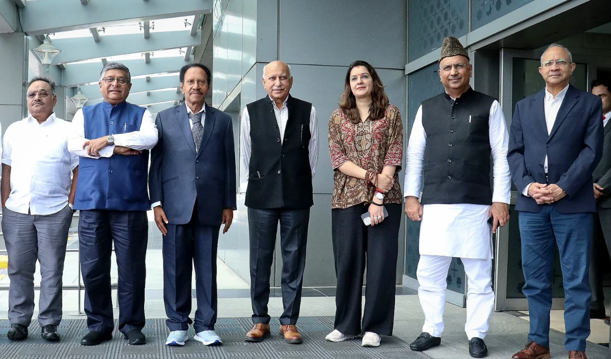 भाजपा सांसद रविशंकर प्रसाद के नेतृत्व में सर्वदलीय प्रतिनिधिमंडल ब्रिटेन पहुंचा
