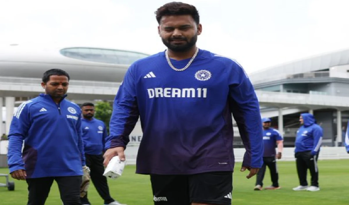 IND vs ENG: इंग्लैंड के खिलाफ मुकाबले से पहले ऋषभ पंत ने जड़ा सिक्स, देखें वीडियो