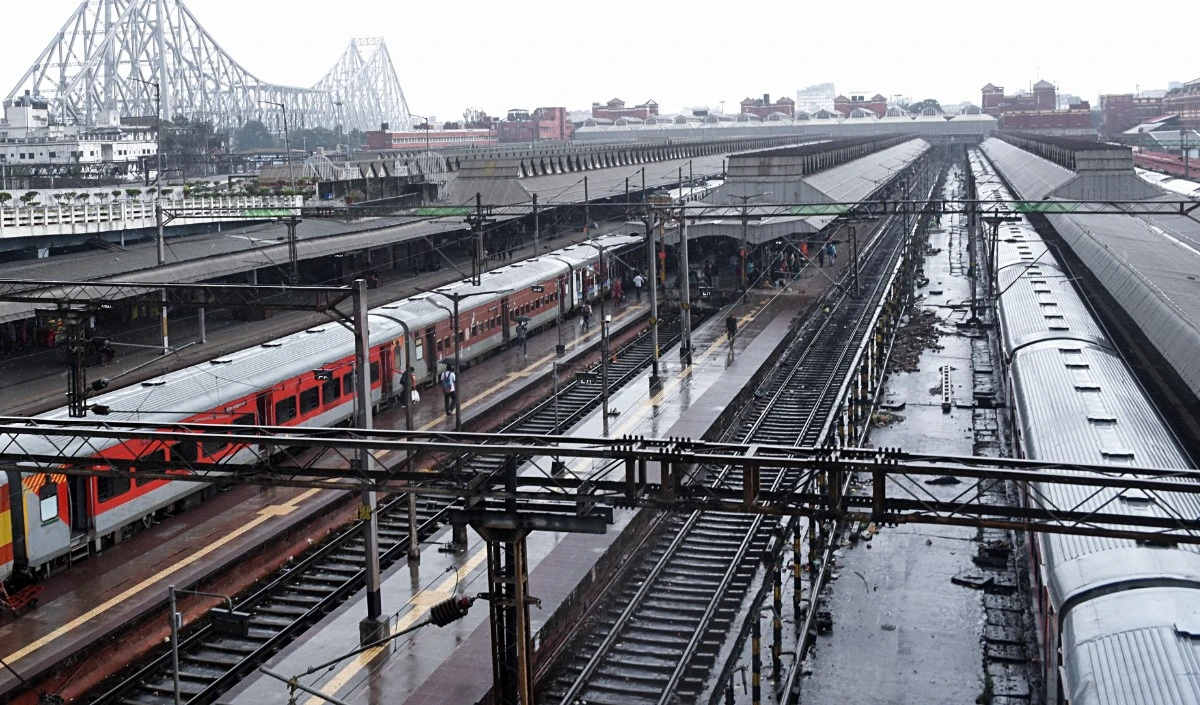 ट्रेन में एक बैग में मिला लावारिस शिशु, अस्पताल में भर्ती