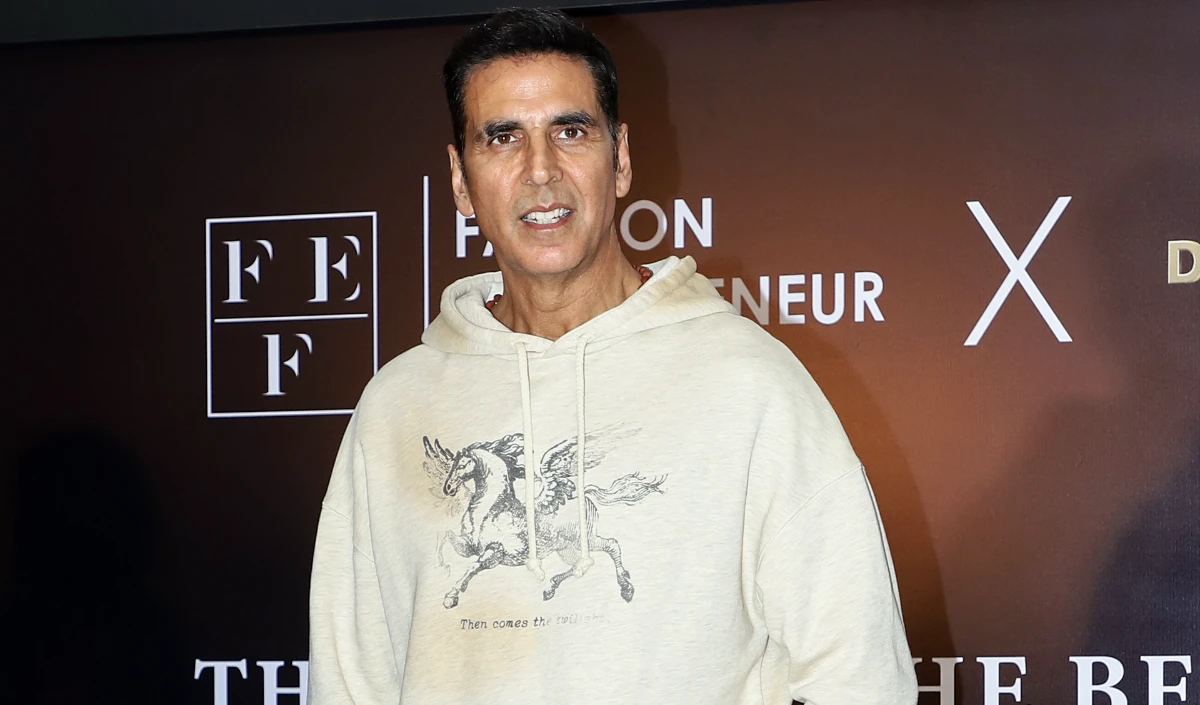 लंदन की सड़कों पर फैन से भिड़े Akshay Kumar, बिना अनुमति वीडियो बनाने पर हुए आग-बबूला, फिर ली सेल्फी